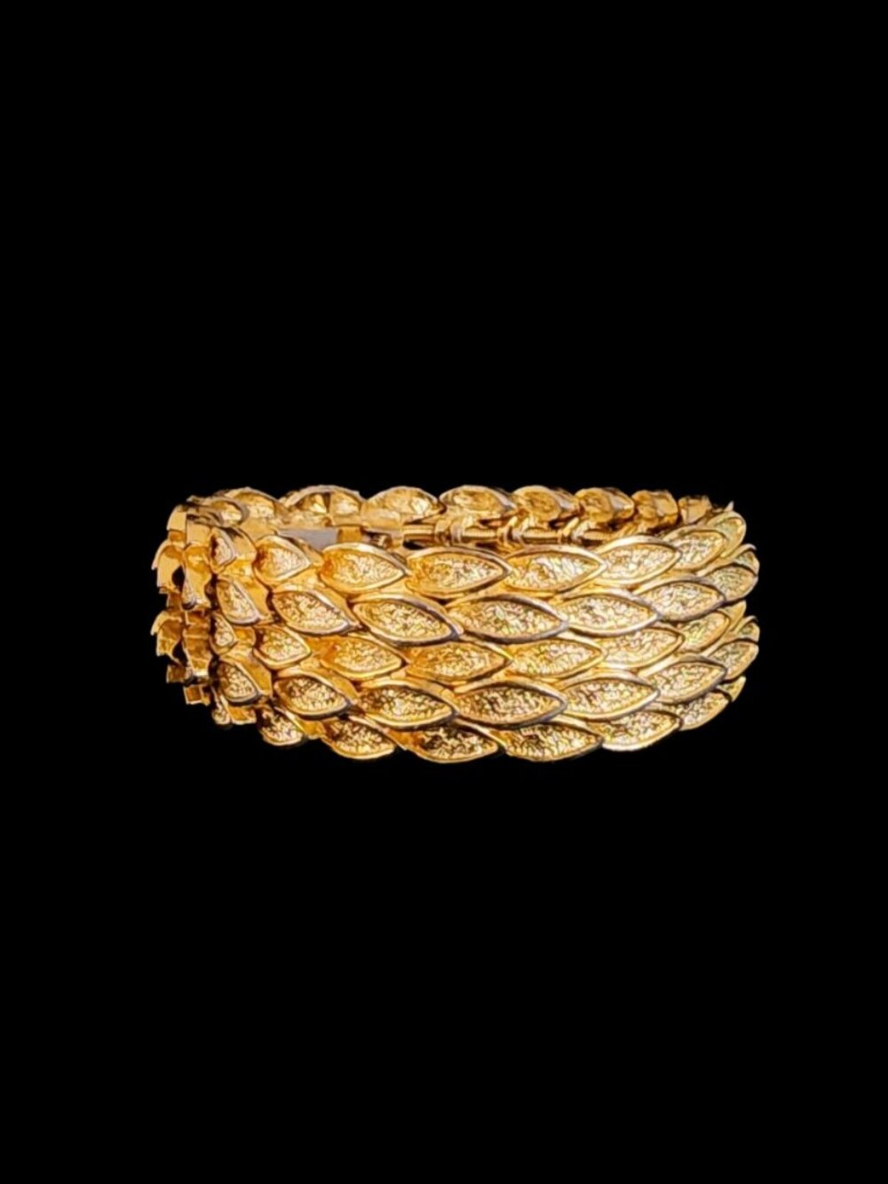 Vtg 1960s Mid-Century Wide Gold Tone Textured Leaf Stretch Panel Bracelet 7”